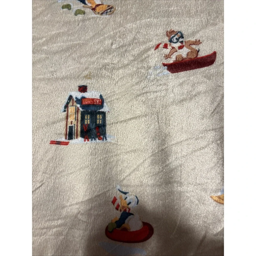 Disney Parks 2021 Mickey Mouse Christmas Holiday Fleece Flannel Blanket Throw
